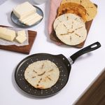 Parilla-aliada-20-cm-para-asar-arepas-antiaderente-Universal